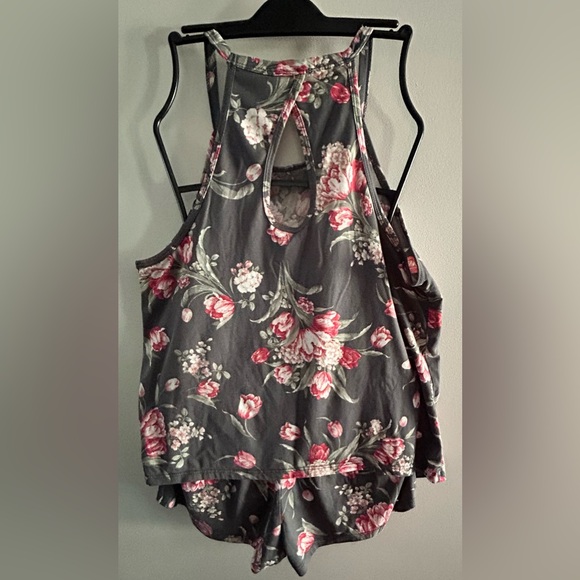 Flora Nikrooz Robe and Floral Pajama Set - Gray and Pink - Picture 3 of 5